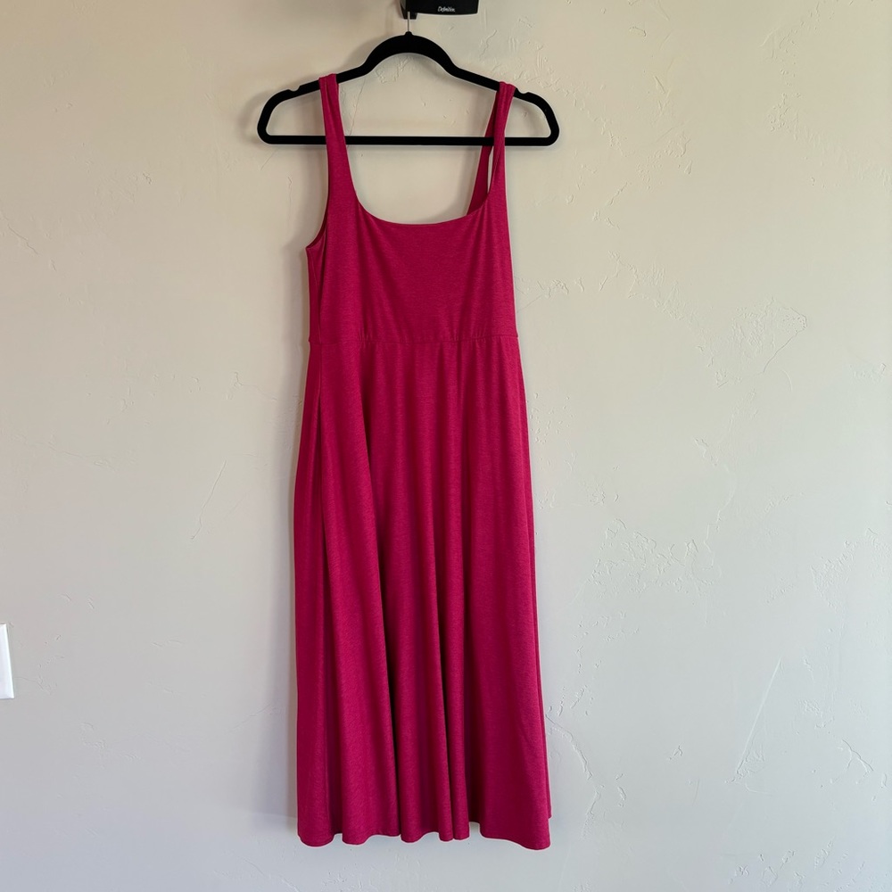 Beyond Yoga featherweight at the ready square neck dress - size medium